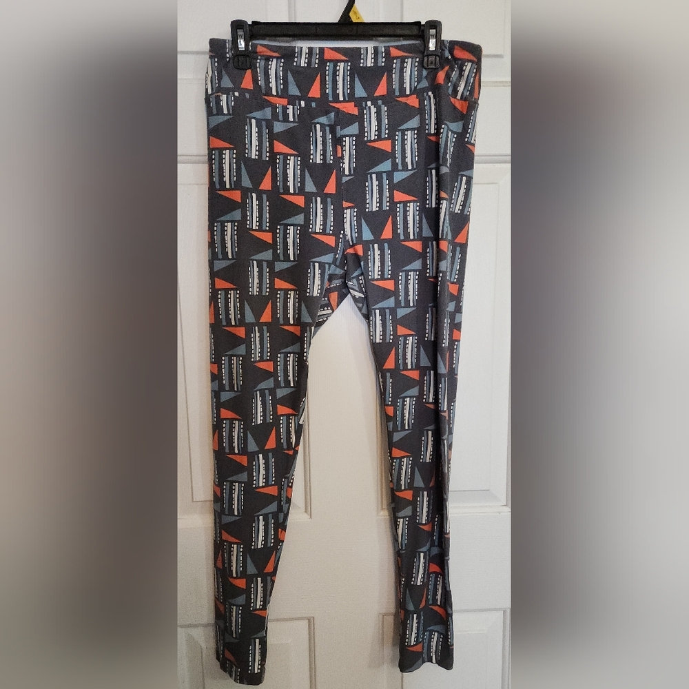 LuLaRoe Leggings with Gray and Red Geometric Design
